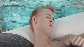 Two lascivious Blondes