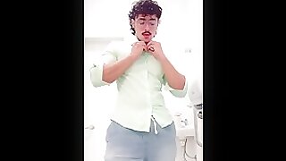 muscle hunk solo at work