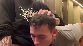 Hariel xxx Cruising in the mal bathroom