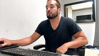 He jerks off and cums on his black t-shirt