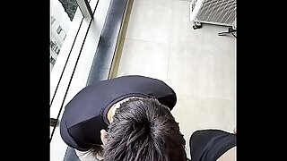 Casal venezuelano chupando rola grossa do macho dotado