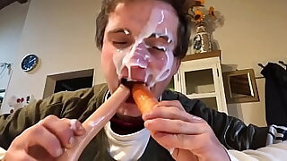 Fetisch mit W&uuml;rstel&comma; M&ouml;hre und Cum