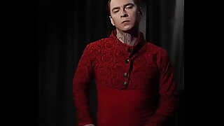 RED COSPLAY BOY WANT TO PLAY