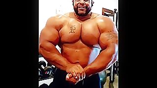 Black HULK! - beefymuscle.com