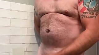 Hairy faggot jerks off with toothpaste