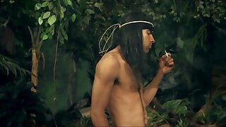 Índio pelado em cena filme brasileiro