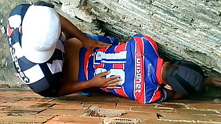 Meu Time Ganhou e Meu Vizinho Perdeu a Aposta e Teve Que Dar o Cuzinho Pra Mim Escondido No Beco