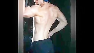 Str8 MUSCLE FLEXING