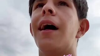 Plebillo Pedro goes to a construction building by the beach and was so horny that he just stripped and jerked off a load