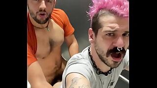 He fucked me bareback In the Public Toilet