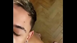 O NOVINHO SENTIU A PIROCA GROSSA DO PRETINHO