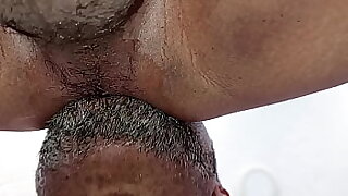 Filho do s&iacute;ndico do pr&eacute;dio me d&aacute; o rabo toda semana&period; Dessa vez quis filmar e ganhou uma gozada linda no final