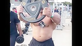 🔥Hot outdoor workout💪 beefymuscle.com