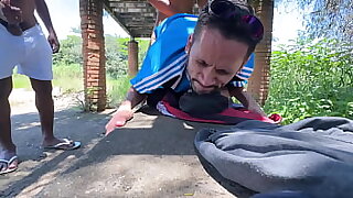 Maior orgia em pleno parque &comma; 3 CARIOCAS METENDO MUITO LEITE NO P&Ecirc;LO NOS CARINHAS &period;