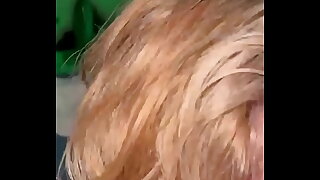 Me chupa la verga y el ano esta que me hace venirme en su boca