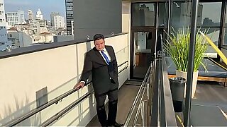 YURI GA&Uacute;CHO - FODENDO O PUTO DO APLICATIVO DE PEGA&Ccedil;&Atilde;O - SEXO GAY NA ESCADA DE INC&Ecirc;NDIO - URSO DOTADO FODENDO NERD JOGADOR DE LOL