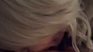 Girlfriend gives young daddy a BJ