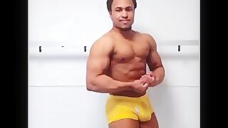 Black Bodybuilder Flexed with a BIG Moving Bulge