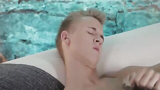 looks like Brighton from The Nanny all grown up